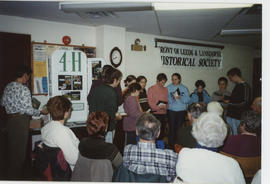 Nov. 2000 Meeting Presentation to 4H Club