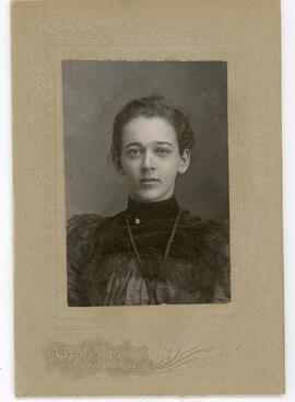 Shoulder portrait of young woman